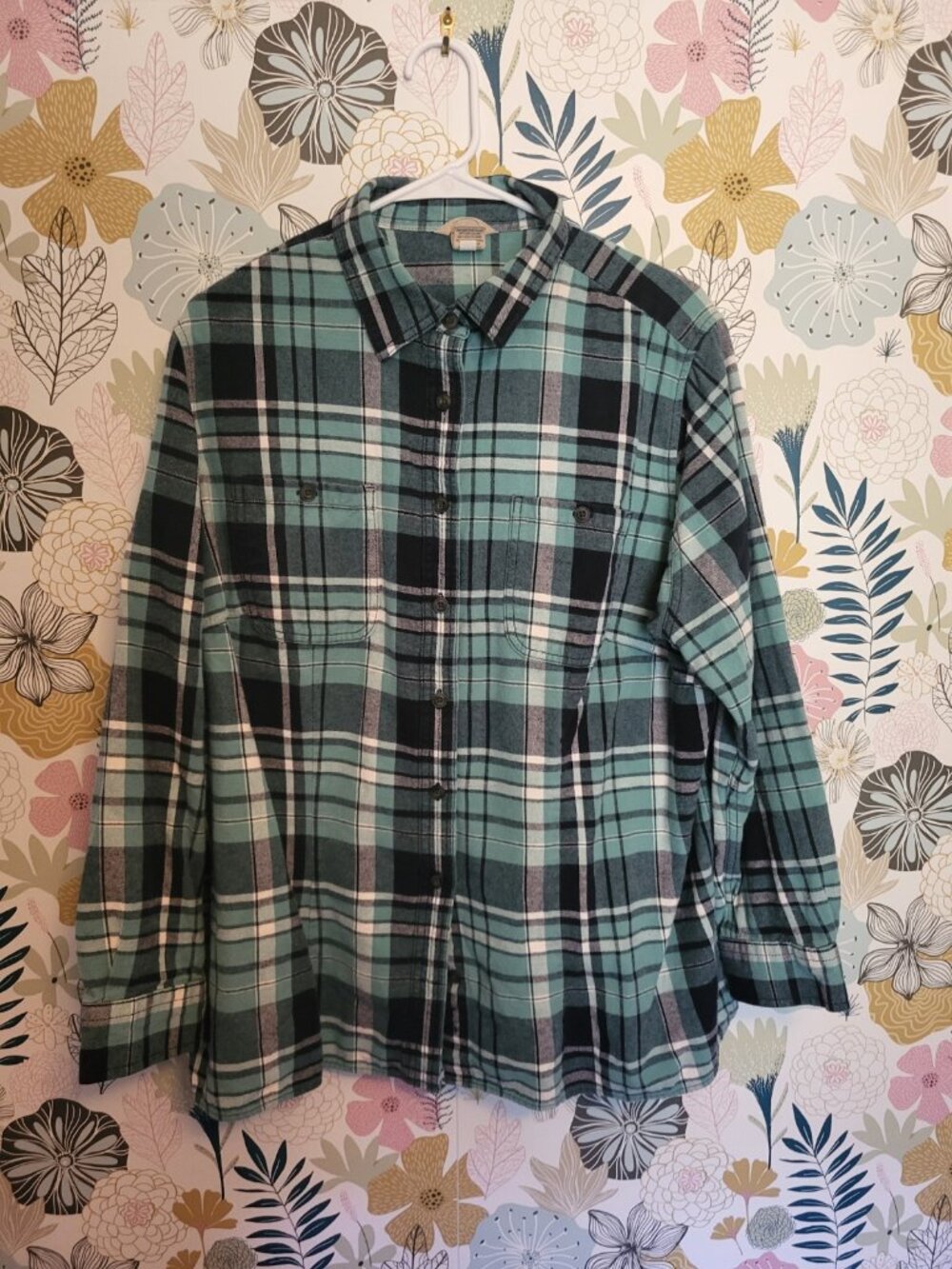 Duluth Trading Co Women's 1x Button Down Shirt